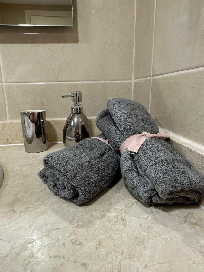 Сozy 2 Bedroom Apartment In Best Area Of ماربيا المظهر الخارجي الصورة